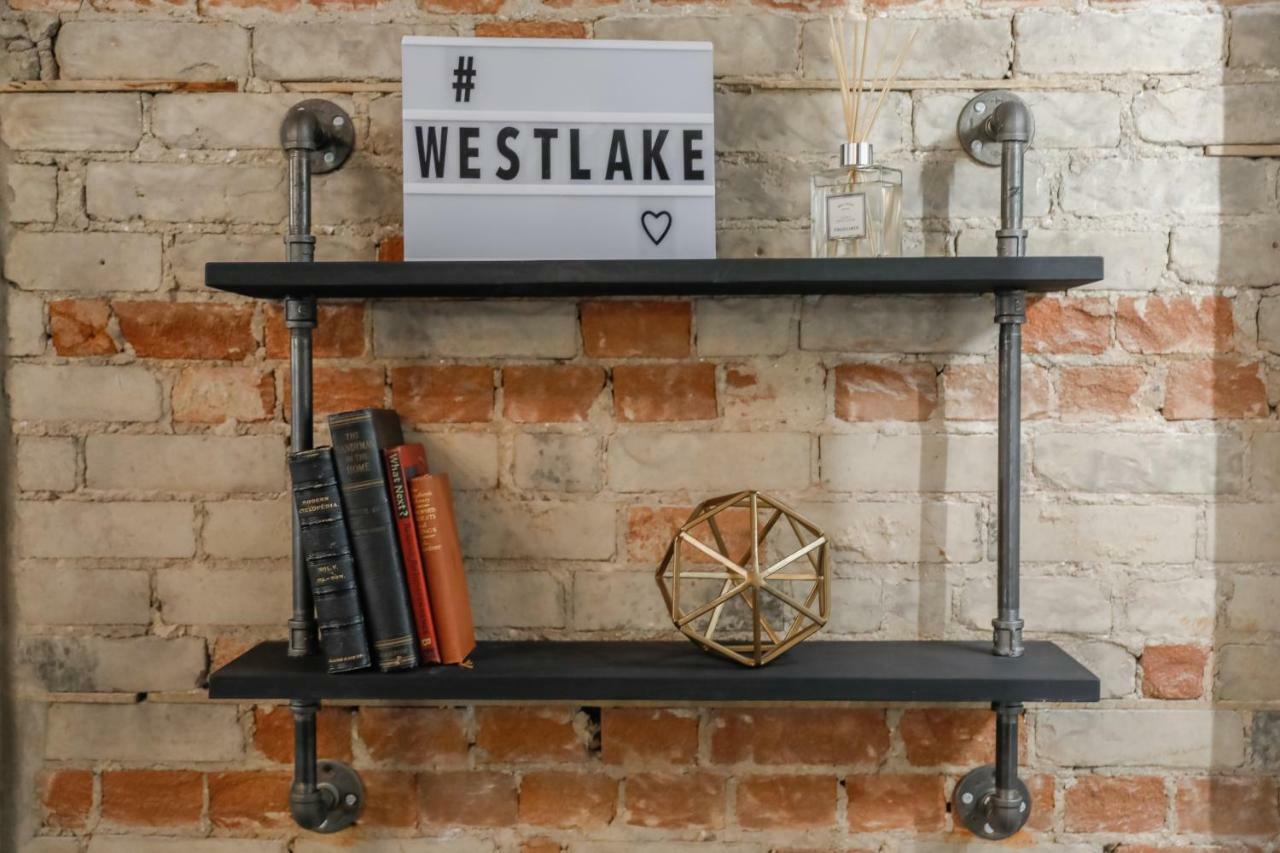 The Westlake Toronto Esterno foto