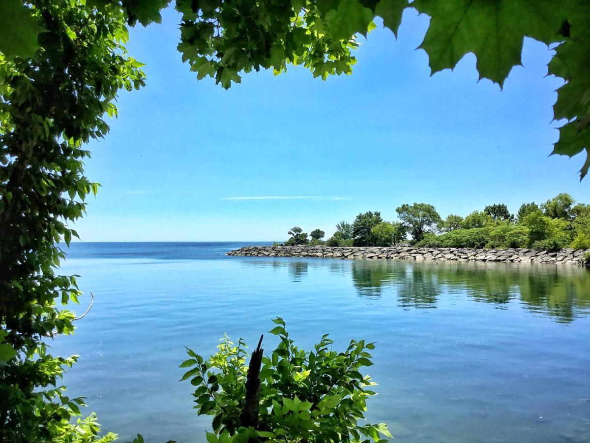 The Westlake Toronto Esterno foto